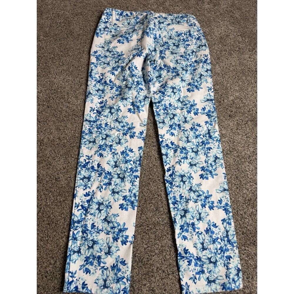 Garnet Hill Petite 4 (4P) Blue/White Floral Denim Slim 5-Pocket Jeans - Picture 2 of 6